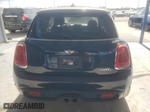 ✅ 2017 MINI Hardtop Cooper S • VIN: WMWXP7C52H3B93790 • Lot: 92917105. Listed on Copart with Not provided. Free auction sales archive from the USA and detailed vehicle history report at DreamBid. Image 6.