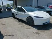 ✅ 2024 Tesla Model 3 • VIN: 5YJ3E1EA8RF862502 • Lot: 58070265. Wystawiony na Copart z przebiegiem 9 554 mil. Bezpłatny archiwum sprzedaży aukcyjnych z USA i szczegółowy raport historii pojazdu na DreamBid. Zdjęcie 13.