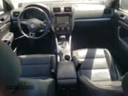 ✅ 2010 Volkswagen Jetta Limited Edition • VIN: 3VWAZ7AJ5AM095631 • Lot: 65407545. Wystawiony na Copart z przebiegiem 120 103 mil. Bezpłatny archiwum sprzedaży aukcyjnych z USA i szczegółowy raport historii pojazdu na DreamBid. Zdjęcie 8.