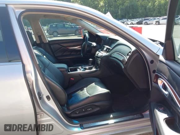 ✅ 2011 Infiniti M • VIN: JN1BY1AR7BM370185 • Lot: 43022722. Wystawiony na IAAI z przebiegiem 128 646 mil. Bezpłatny archiwum sprzedaży aukcyjnych z USA i szczegółowy raport historii pojazdu na DreamBid. Zdjęcie 5.