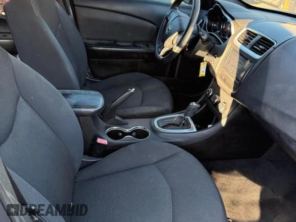 ✅ 2013 Dodge Avenger SE • VIN: 1C3CDZAB0DN707683 • Lot: 42457395. Wystawiony na Copart z przebiegiem 164 430 mil. Bezpłatny archiwum sprzedaży aukcyjnych z USA i szczegółowy raport historii pojazdu na DreamBid. Zdjęcie 5.