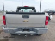 ✅ 2008 Chevrolet Silverado 1500 • VIN: 1GCEC19YX8Z293442 • Lot: 41645039. Wystawiony na IAAI z przebiegiem 128 008 mil. Bezpłatny archiwum sprzedaży aukcyjnych z USA i szczegółowy raport historii pojazdu na DreamBid. Zdjęcie 17.