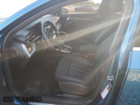 ✅ 2022 Audi A3 Premium • VIN: WAUAUDGY3NA093879 • Lot: 69839945. Wystawiony na Copart z przebiegiem 12 843 mil. Bezpłatny archiwum sprzedaży aukcyjnych z USA i szczegółowy raport historii pojazdu na DreamBid. Zdjęcie 7.