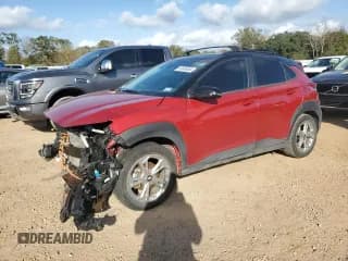 ✅ 2022 Hyundai Kona SEL • VIN: KM8K62AB8NU769571 • Лот: 84854064. Опубликован ранее на Copart с пробегом 33 472 миль. Бесплатный доступ к архиву аукционных продаж из США и подробный отчёт об истории автомобиля на DreamBid. Изображение 1.