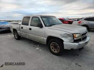 ✅ 2006 Chevrolet Silverado 1500 LT1 • VIN: 2GCEC13T661192952 • Lot: 87262175. Wystawiony na Copart z przebiegiem 142 692 mil. Bezpłatny archiwum sprzedaży aukcyjnych z USA i szczegółowy raport historii pojazdu na DreamBid. Zdjęcie 4.