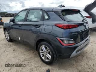 ✅ 2022 Hyundai Kona SE • VIN: KM8K22AB4NU805476 • Лот: 74182684. Опубликован ранее на Copart с пробегом Не указан. Бесплатный доступ к архиву аукционных продаж из США и подробный отчёт об истории автомобиля на DreamBid. Изображение 2.