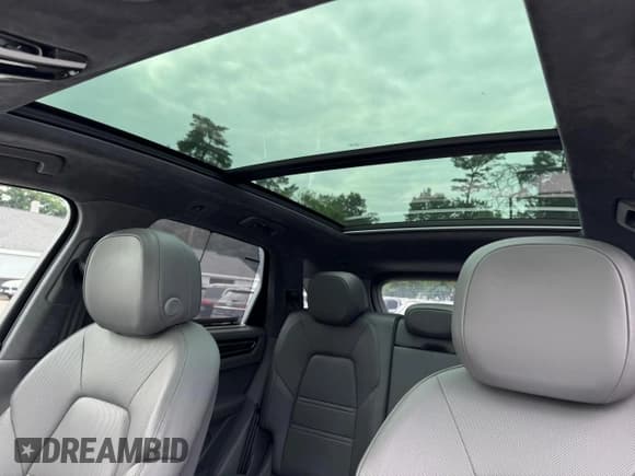 ✅ 2019 Porsche Cayenne Turbo • VIN: WP1AF2AY9KDA80539 • Lot: 63202115. Listed on Copart with 120,649 mi. Free auction sales archive from the USA and detailed vehicle history report at DreamBid. Image 9.