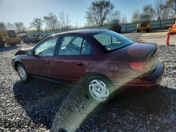✅ 2001 Saturn SL • VIN: 1G8ZJ52791Z240943 • Lot: 92413055. Wystawiony na Copart z przebiegiem 97 810 mil. Bezpłatny archiwum sprzedaży aukcyjnych z USA i szczegółowy raport historii pojazdu na DreamBid. Zdjęcie 2.