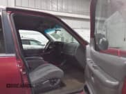 ✅ 1999 Ford Explorer XLT • VIN: 1FMZU34EXXUB52840 • Lot: 43399755. Wystawiony na IAAI z przebiegiem 153 995 mil. Bezpłatny archiwum sprzedaży aukcyjnych z USA i szczegółowy raport historii pojazdu na DreamBid. Zdjęcie 5.