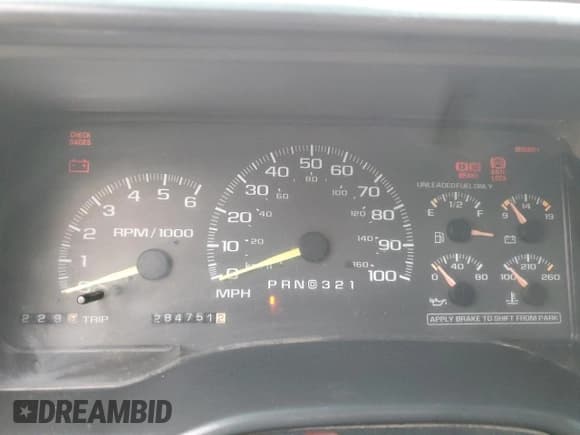 ✅ 1998 Chevrolet Silverado 1500 • VIN: 1GCEK19R8WE252131 • Lot: 49138455. Listed on Copart with 284,751 mi. Free auction sales archive from the USA and detailed vehicle history report at DreamBid. Image 9.