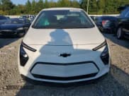 ✅ 2023 Chevrolet Bolt EV 1LT • VIN: 1G1FW6S0XP4109912 • Lot: 71206274. Wystawiony na Copart z przebiegiem 26 914 mil. Bezpłatny archiwum sprzedaży aukcyjnych z USA i szczegółowy raport historii pojazdu na DreamBid. Zdjęcie 5.