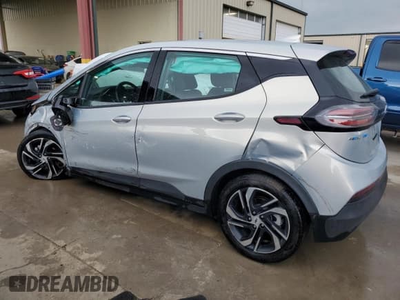 ✅ 2023 Chevrolet Bolt EV 2LT • VIN: 1G1FX6S00P4183031 • Lot: 50539555. Wystawiony na Copart z przebiegiem 94 336 mil. Bezpłatny archiwum sprzedaży aukcyjnych z USA i szczegółowy raport historii pojazdu na DreamBid. Zdjęcie 2.