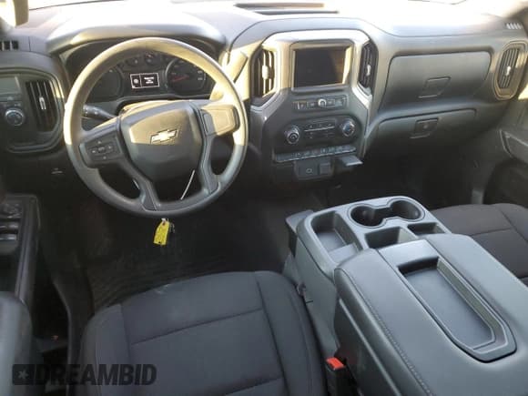 ✅ 2020 Chevrolet Silverado 1500 Custom • VIN: 1GCRWBEK8LZ171039 • Lot: 86540254. Wystawiony na Copart z przebiegiem 83 326 mil. Bezpłatny archiwum sprzedaży aukcyjnych z USA i szczegółowy raport historii pojazdu na DreamBid. Zdjęcie 8.