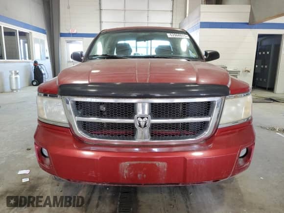 2008 Dodge Dakota SLT z VIN 1D7HE48K18S514298, wystawiony jako Copart lot #52904015 z przebiegiem 117 512 mil mil oraz Szkoda całkowita • Salvage title. Historia ofert i sprzedaży dostępna na DreamBid. Obrazek 5.