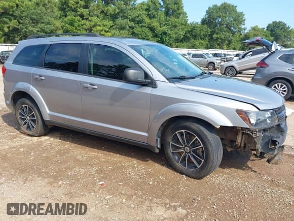 ✅ 2018 Dodge Journey SE • VIN: 3C4PDCAB9JT518682 • Lot: 42921383. Wystawiony na IAAI z przebiegiem 72 765 mil. Bezpłatny archiwum sprzedaży aukcyjnych z USA i szczegółowy raport historii pojazdu na DreamBid. Zdjęcie 1.