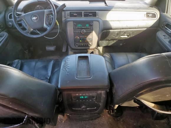 2008 Chevrolet Tahoe 2LT with VIN 1GNFC130X8R110202, listed as a Copart auction lot 90873445 with 284,247 mi miles and Clean title. Bid and sale history available at DreamBid. Image 8.