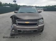 ✅ 2013 Chevrolet Suburban LT • VIN: 1GNSCJE06DR257347 • Lot: 56209335. Wystawiony na Copart z przebiegiem 249 404 mil. Bezpłatny archiwum sprzedaży aukcyjnych z USA i szczegółowy raport historii pojazdu na DreamBid. Zdjęcie 5.