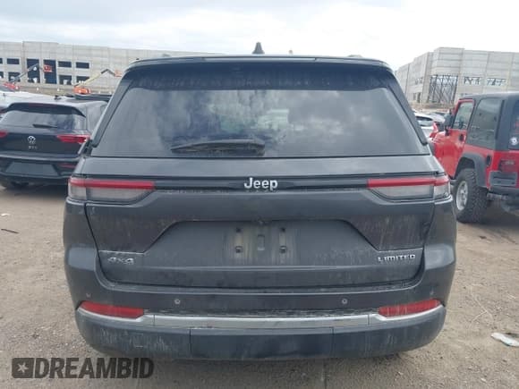 ✅ 2022 Jeep Grand Cherokee Limited • VIN: 1C4RJHBGXN8501208 • Lot: 42663514. Listed on IAAI with 60,040 mi. Free auction sales archive from the USA and detailed vehicle history report at DreamBid. Image 17.