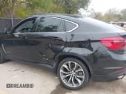 ✅ 2017 BMW X6 xDrive35i • VIN: 5UXKU2C38H0X47810 • Lot: 43588066. Wystawiony na IAAI z przebiegiem 78 570 mil. Bezpłatny archiwum sprzedaży aukcyjnych z USA i szczegółowy raport historii pojazdu na DreamBid. Zdjęcie 6.