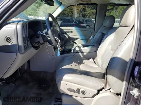 2004 Chevrolet Suburban LT с VIN 1GNEC16Z44J329672, выставлен на аукционе Copart как лот 76561674 с пробегом 202 322 миль миль и Списание • Salvage title. История ставок и продаж доступна на DreamBid. Изображение 7.