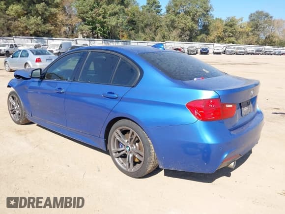 ✅ 2015 BMW 3 Series 335i • VIN: WBA3A9G51FNS66071 • Lot: 40630167. Wystawiony na IAAI z przebiegiem 144 373 mil. Bezpłatny archiwum sprzedaży aukcyjnych z USA i szczegółowy raport historii pojazdu na DreamBid. Zdjęcie 3.