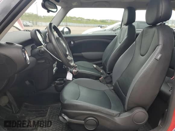 2007 MINI Hardtop with VIN WMWMF33517TT56956, listed as a Copart auction lot 56663985 with 121,729 mi miles and Clean title. Bid and sale history available at DreamBid. Image 7.