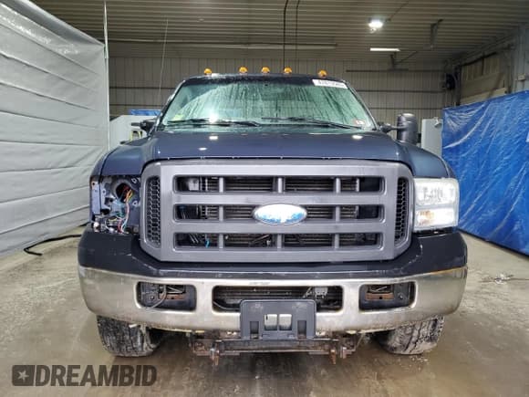 ✅ 2005 Ford F-350 XL • VIN: 1FTWX31P55EC91379 • Lot: 47813565. Listed on Copart with 142,729 mi. Free auction sales archive from the USA and detailed vehicle history report at DreamBid. Image 5.