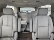 ✅ 2014 Chevrolet Suburban LT • VIN: 1GNSKJE75ER141221 • Lot: 71157495. Wystawiony na Copart z przebiegiem 194 325 mil. Bezpłatny archiwum sprzedaży aukcyjnych z USA i szczegółowy raport historii pojazdu na DreamBid. Zdjęcie 10.