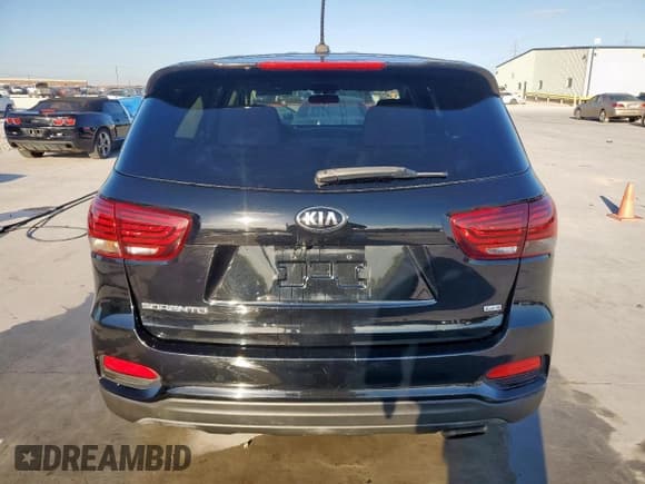 ✅ 2019 Kia Sorento L • VIN: 5XYPG4A34KG571420 • Lot: 85507695. Wystawiony na Copart z przebiegiem 131 309 mil. Bezpłatny archiwum sprzedaży aukcyjnych z USA i szczegółowy raport historii pojazdu na DreamBid. Zdjęcie 6.