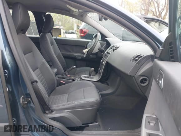 ✅ 2006 Volvo V50 2.4L • VIN: YV1MW382462201365 • Lot: 41941358. Listed on IAAI with 113,259 mi. Free auction sales archive from the USA and detailed vehicle history report at DreamBid. Image 5.