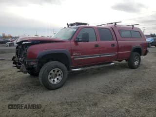 ✅ 2005 Chevrolet Silverado 2500HD LS • VIN: 1GCHK23275F933680 • Lot: 90767445. Wystawiony na Copart z przebiegiem 198 469 mil. Bezpłatny archiwum sprzedaży aukcyjnych z USA i szczegółowy raport historii pojazdu na DreamBid. Zdjęcie 1.