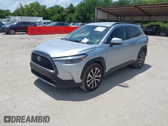 ✅ 2024 Toyota Corolla Cross XLE • VIN: 7MUEAABG9RV080854 • Lot: 42532954. Listed on IAAI with 32,447 mi. Free auction sales archive from the USA and detailed vehicle history report at DreamBid. Image 17.