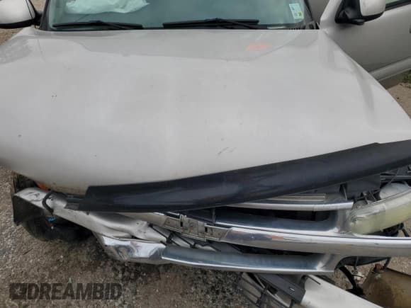 ✅ 2004 Chevrolet Suburban LT • VIN: 1GNEC16Z64J135810 • Лот: 84643984. Опубликован ранее на Copart с пробегом 243 355 миль. Бесплатный доступ к архиву аукционных продаж из США и подробный отчёт об истории автомобиля на DreamBid. Изображение 13.