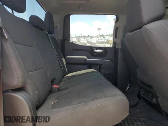 ✅ 2021 Chevrolet Silverado 1500 Custom • VIN: 3GCPYBEK1MG337159 • Lot: 67144774. Wystawiony na Copart z przebiegiem 41 863 mil. Bezpłatny archiwum sprzedaży aukcyjnych z USA i szczegółowy raport historii pojazdu na DreamBid. Zdjęcie 10.