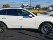 ✅ 2024 Mercedes-Benz GLC 300 • VIN: W1NKM4HBXRF199040 • Lot: 43483656. Wystawiony na IAAI z przebiegiem 10 398 mil. Bezpłatny archiwum sprzedaży aukcyjnych z USA i szczegółowy raport historii pojazdu na DreamBid. Zdjęcie 13.