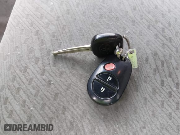 ✅ 2007 Toyota Tacoma • VIN: 5TEMU52N67Z325063 • Lot: 43927726. Listed on IAAI with 198,712 mi. Free auction sales archive from the USA and detailed vehicle history report at DreamBid. Image 11.