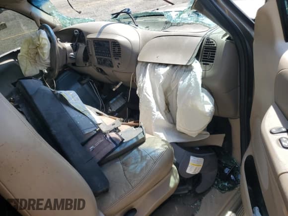 ✅ 2001 Ford F-150 XL • VIN: 1FTRX17LX1NA21788 • Lot: 68321975. Listed on Copart with Not provided. Free auction sales archive from the USA and detailed vehicle history report at DreamBid. Image 8.