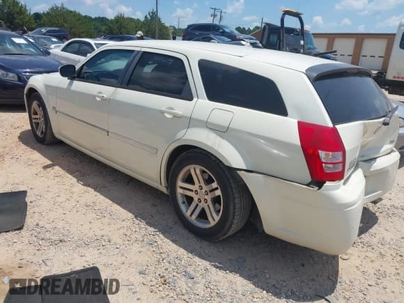 ✅ 2005 Dodge Magnum RT • VIN: 2D8GV58235H682377 • Lot: 42572363. Listed on IAAI with 186,682 mi. Free auction sales archive from the USA and detailed vehicle history report at DreamBid. Image 3.