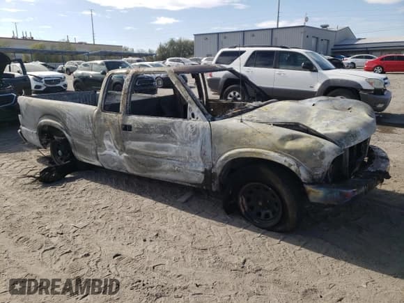 ✅ 2002 Chevrolet S-10 LS • VIN: 1GCCS19W128119281 • Лот: 79133764. Опубликован ранее на Copart с пробегом Не указан. Бесплатный доступ к архиву аукционных продаж из США и подробный отчёт об истории автомобиля на DreamBid. Изображение 4.