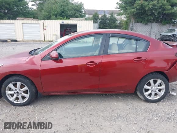 ✅ 2010 Mazda 3 i Touring • VIN: JM1BL1SF0A1327811 • Lot: 42899202. Listed on IAAI with Not provided. Free auction sales archive from the USA and detailed vehicle history report at DreamBid. Image 14.