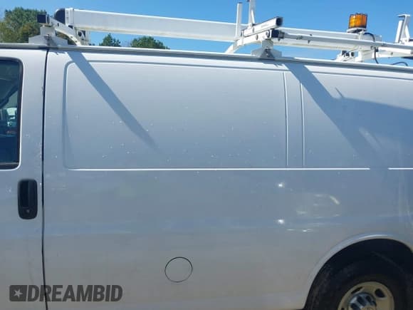 ✅ 2016 Chevrolet Express Cargo • VIN: 1GCWGAFF4G1241541 • Lot: 43324923. Listed on IAAI with 147,917 mi. Free auction sales archive from the USA and detailed vehicle history report at DreamBid. Image 14.