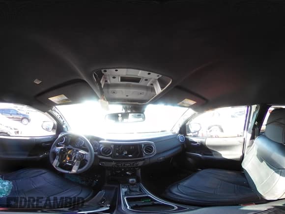 ✅ 2021 Toyota Tacoma SR5 • VIN: 3TMAZ5CN0MM154354 • Lot: 43525499. Listed on IAAI with 31,438 mi. Free auction sales archive from the USA and detailed vehicle history report at DreamBid. Image 17.