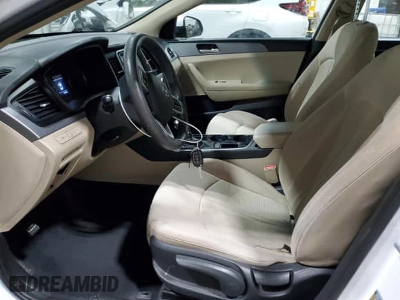 ✅ 2018 Hyundai Sonata SE • VIN: 5NPE24AF1JH645870 • Lot: 93051935. Wystawiony na Copart z przebiegiem 157 420 mil. Bezpłatny archiwum sprzedaży aukcyjnych z USA i szczegółowy raport historii pojazdu na DreamBid. Zdjęcie 7.