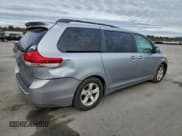 ✅ 2011 Toyota Sienna LE • VIN: 5TDKK3DC0BS142017 • Лот: 93746855. Опубликован ранее на Copart с пробегом 251 738 миль. Бесплатный доступ к архиву аукционных продаж из США и подробный отчёт об истории автомобиля на DreamBid. Изображение 3.