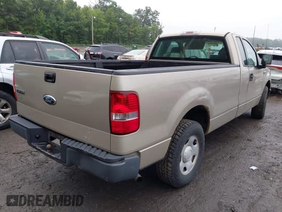 ✅ 2007 Ford F-150 XL • VIN: 1FTRF122X7KD49613 • Lot: 43041032. Listed on IAAI with 323,686 mi. Free auction sales archive from the USA and detailed vehicle history report at DreamBid. Image 4.