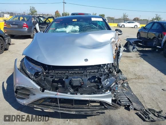 ✅ 2024 Mercedes-Benz EQS 450 • VIN: W1KCG2EB8RA048762 • Lot: 43200584. Listed on IAAI with Not provided. Free auction sales archive from the USA and detailed vehicle history report at DreamBid. Image 11.