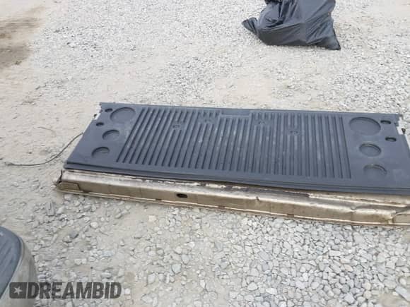 2005 Dodge 1500 SLT z VIN 1D7HA16D15J544255, wystawiony jako IAAI lot #42102314 z przebiegiem 221 854 mil mil oraz . Historia ofert i sprzedaży dostępna na DreamBid. Obrazek 11.