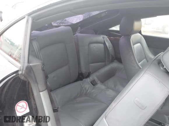 ✅ 2001 Audi TT • VIN: TRUWT28NX11039550 • Lot: 43606462. Wystawiony na IAAI z przebiegiem Nie podano. Bezpłatny archiwum sprzedaży aukcyjnych z USA i szczegółowy raport historii pojazdu na DreamBid. Zdjęcie 8.