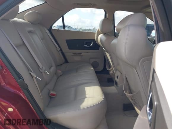 ✅ 2005 Cadillac CTS • VIN: 1G6DP567950151136 • Lot: 43463754. Wystawiony na IAAI z przebiegiem 156 657 mil. Bezpłatny archiwum sprzedaży aukcyjnych z USA i szczegółowy raport historii pojazdu na DreamBid. Zdjęcie 8.