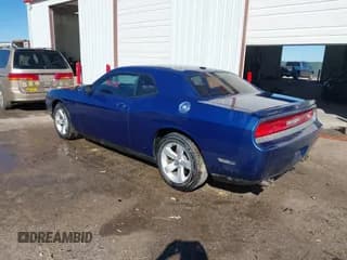 ✅ 2010 Dodge Challenger R/T Classic • VIN: 2B3CJ5DT3AH244705 • Lot: 41671350. Wystawiony na IAAI z przebiegiem 190 269 mil. Bezpłatny archiwum sprzedaży aukcyjnych z USA i szczegółowy raport historii pojazdu na DreamBid. Zdjęcie 3.